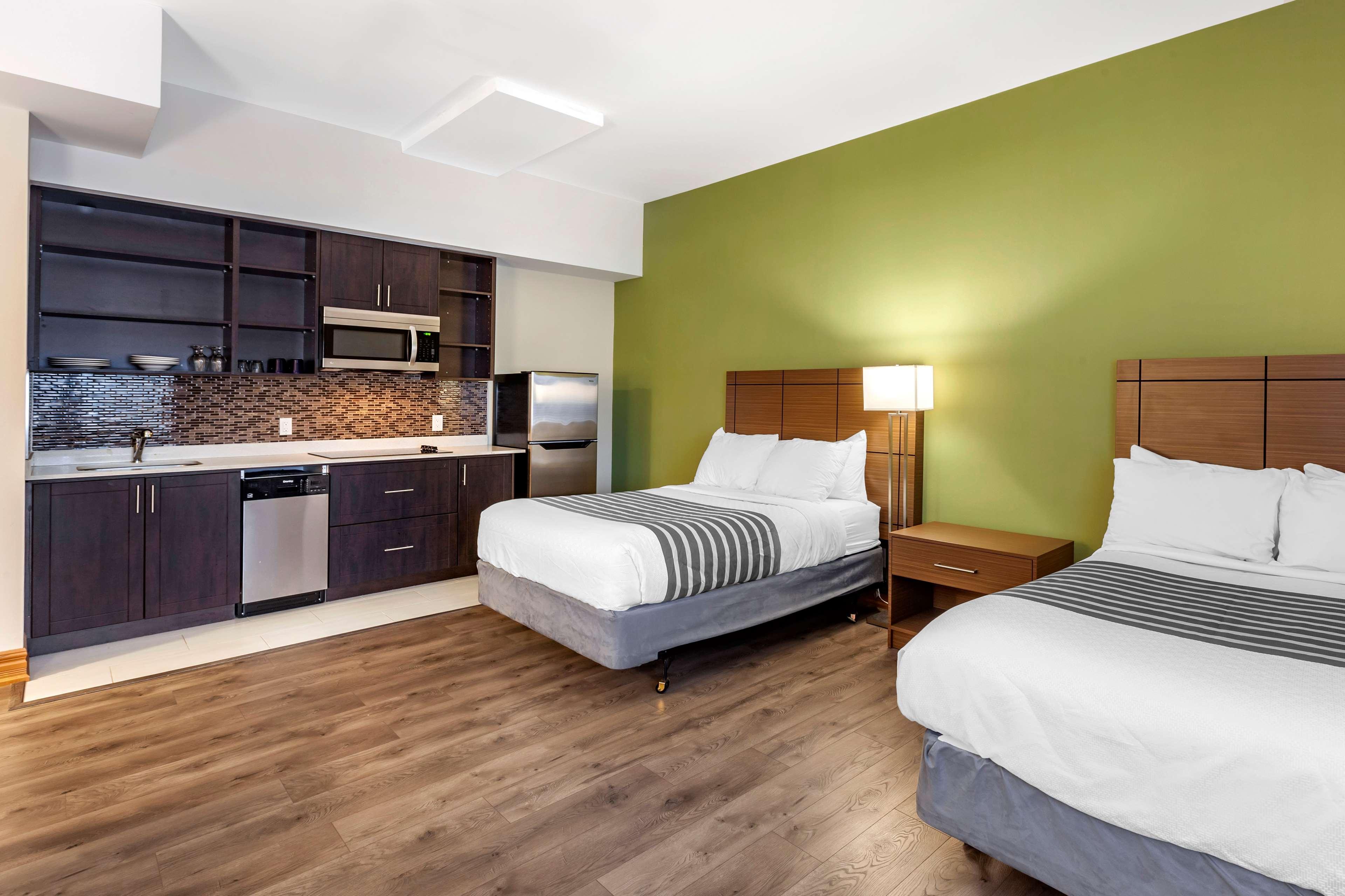 Surestay Plus Hotel By Best Western Кинкардин Екстериор снимка