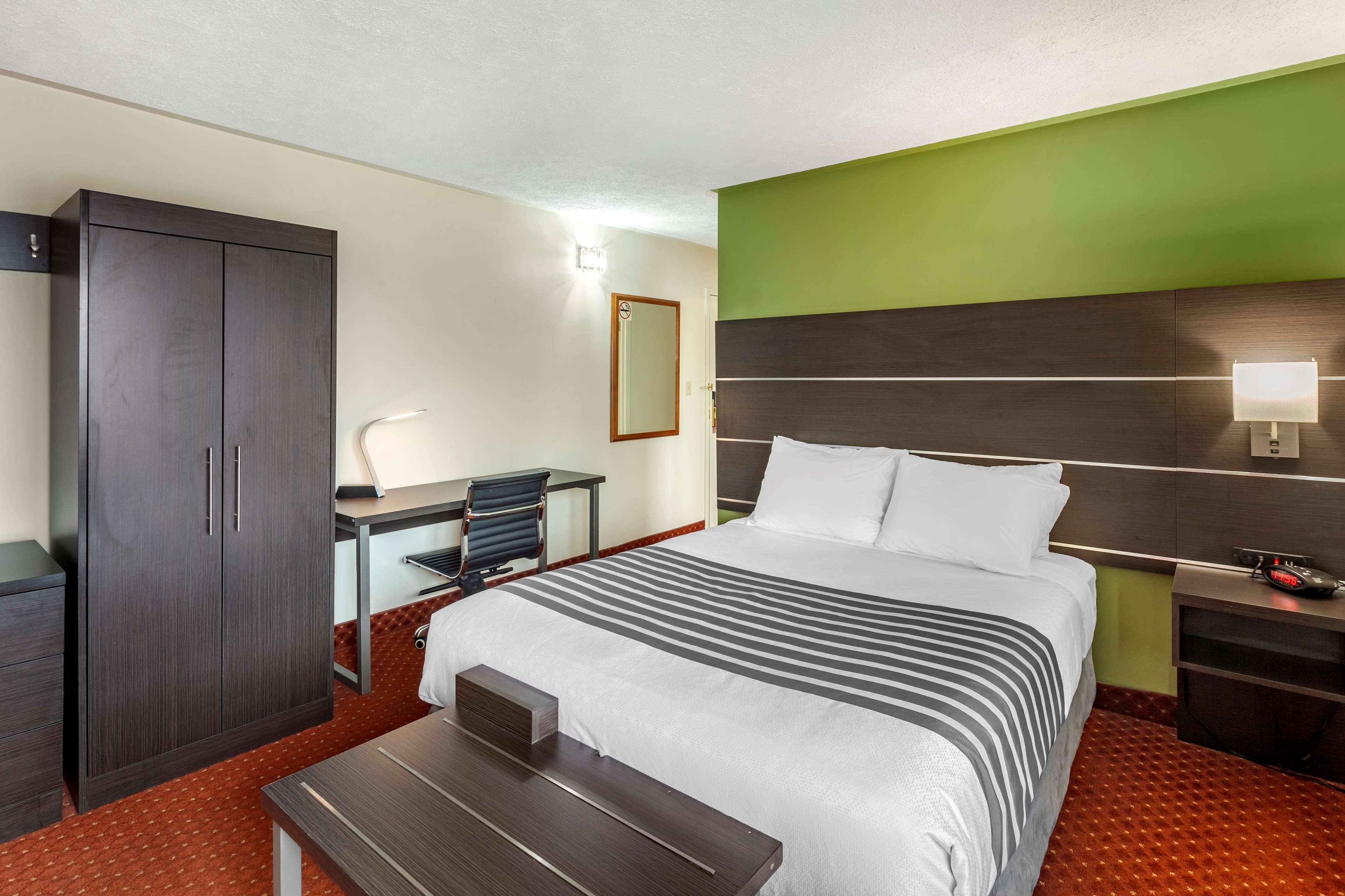 Surestay Plus Hotel By Best Western Кинкардин Екстериор снимка