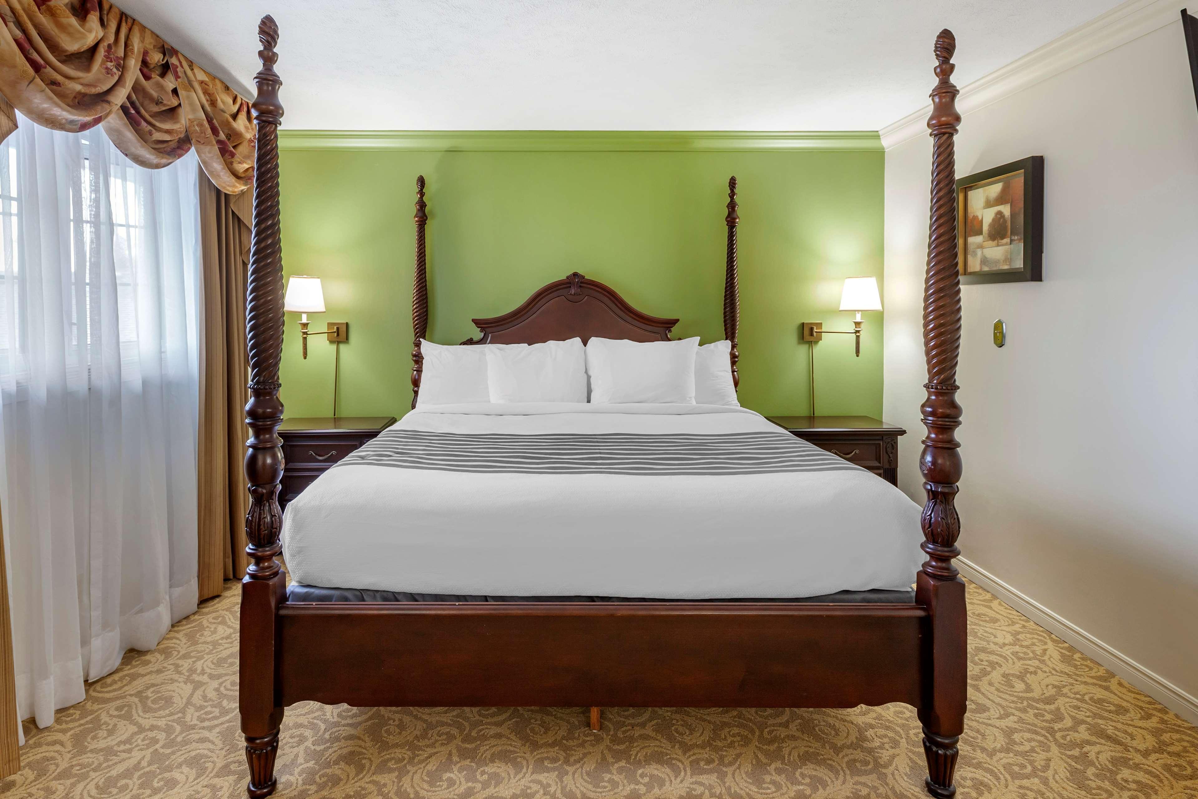Surestay Plus Hotel By Best Western Кинкардин Екстериор снимка
