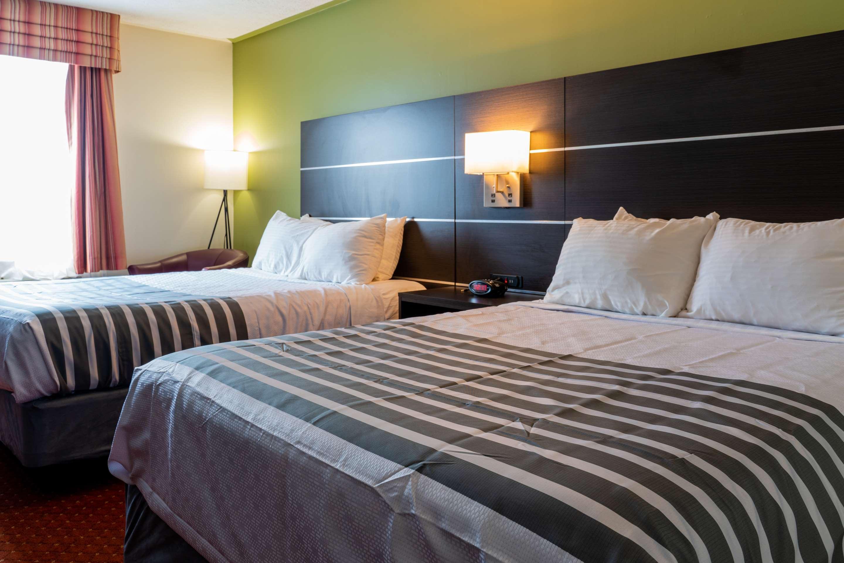Surestay Plus Hotel By Best Western Кинкардин Екстериор снимка