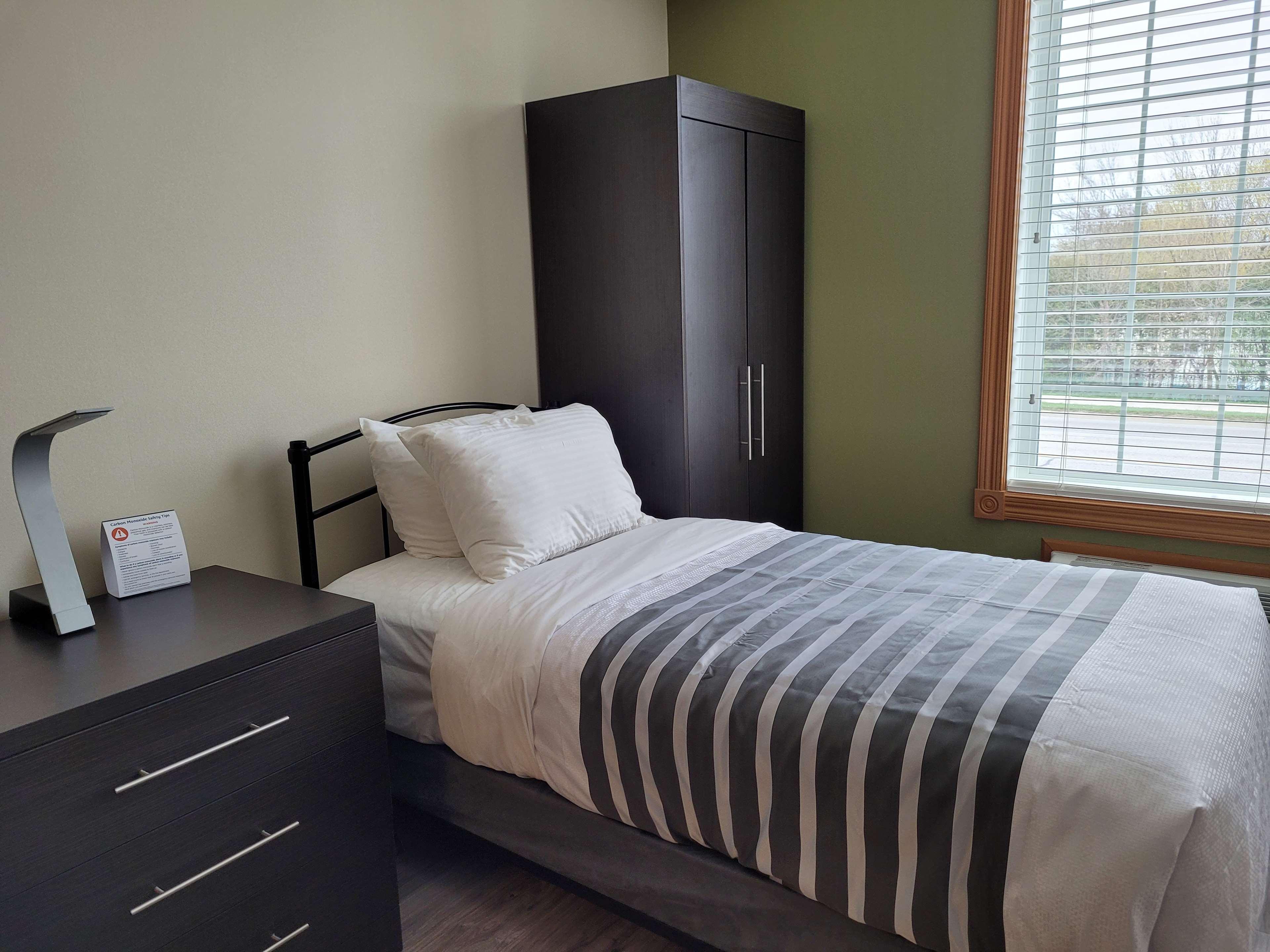 Surestay Plus Hotel By Best Western Кинкардин Екстериор снимка