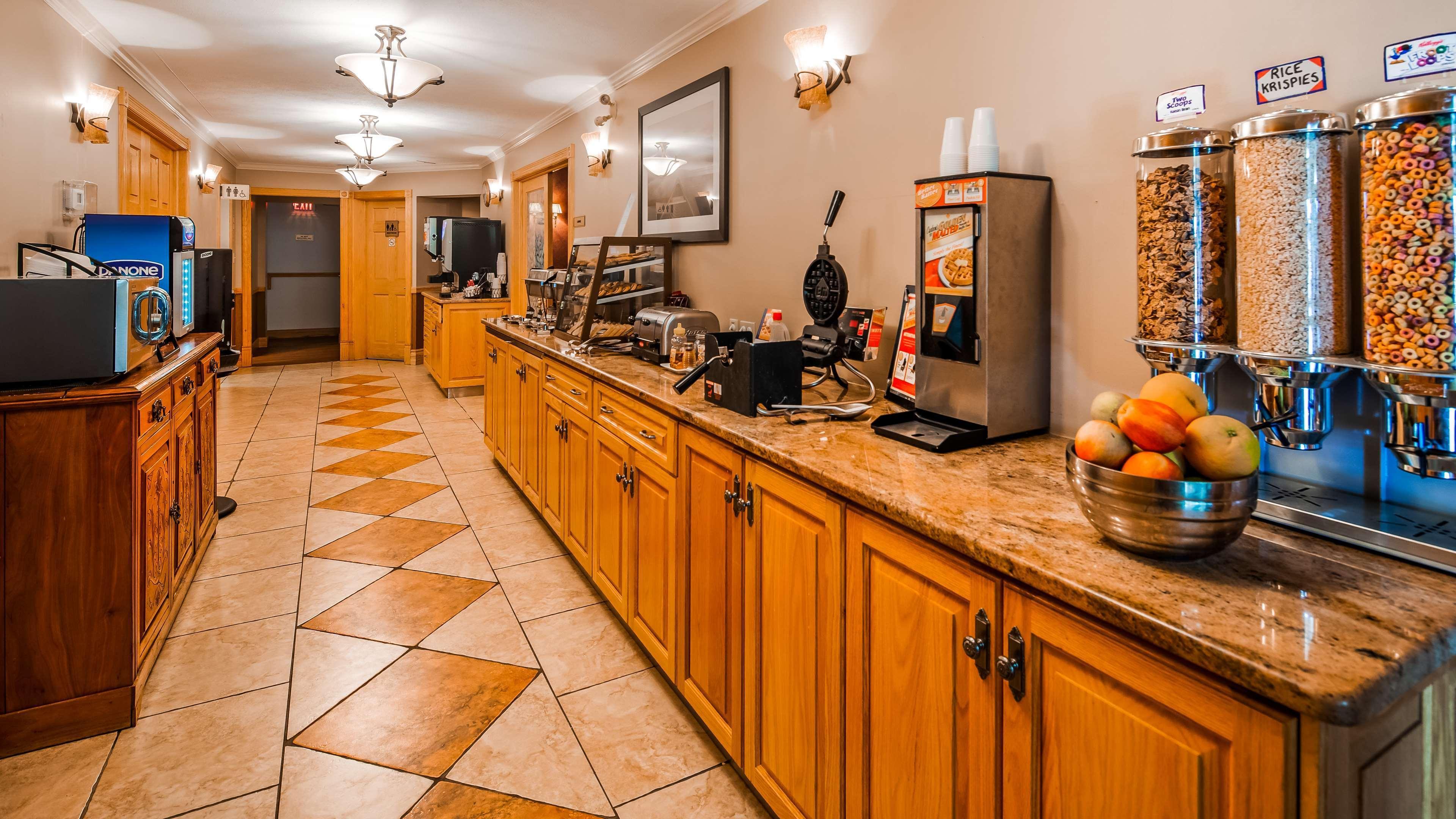 Surestay Plus Hotel By Best Western Кинкардин Екстериор снимка